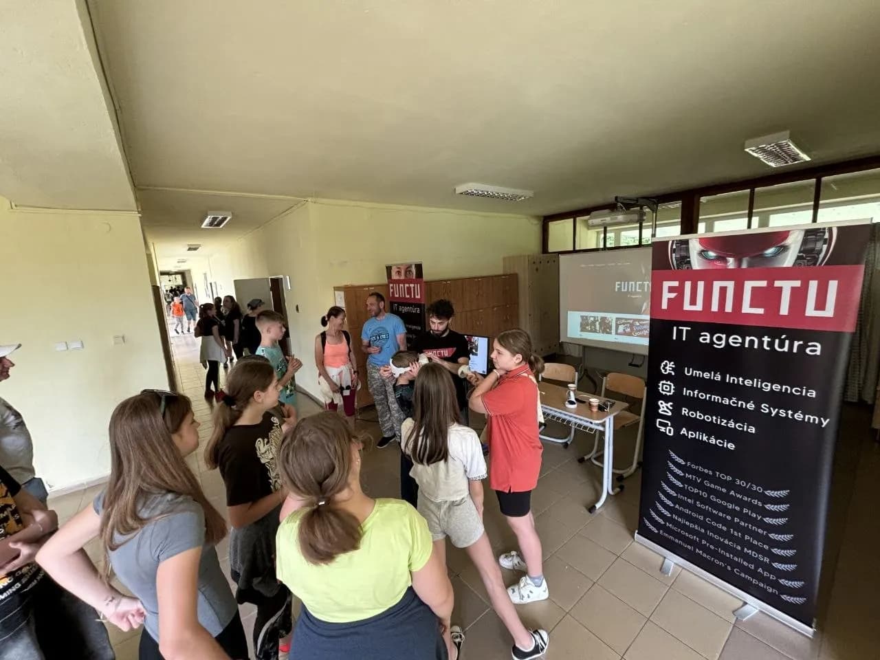 FUNCTU presentation at school