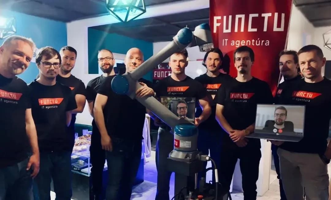 FUNCTU team with robotic arm